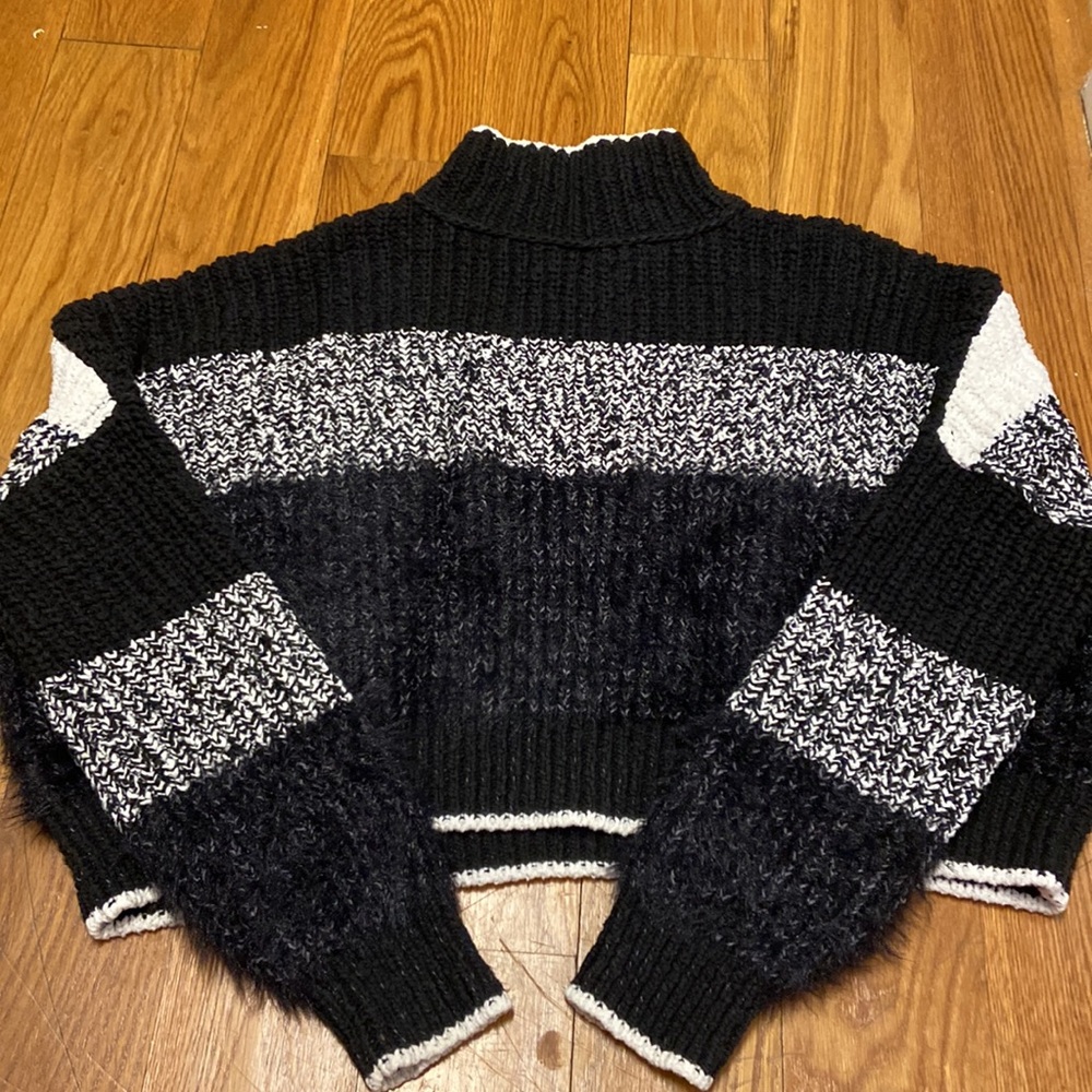 Free people chunky knit cropped sweater